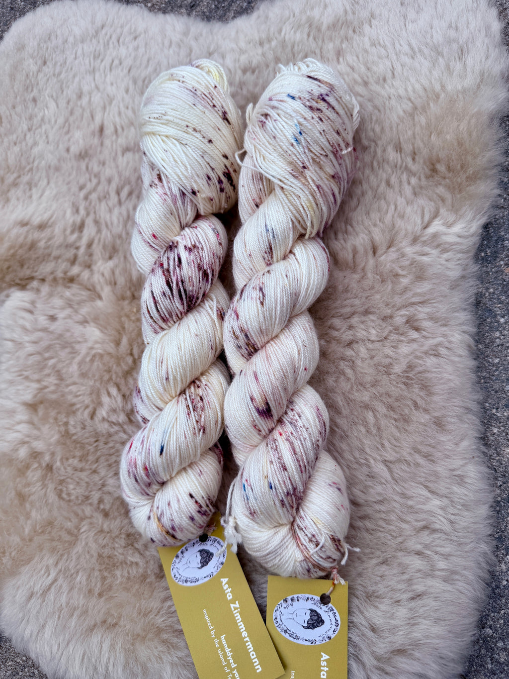 "Zwischen Salzluft und Blütenstaub" MeerSeide 70% Merino 20% moerbeizijde 10% Kasjmier 400m/100g