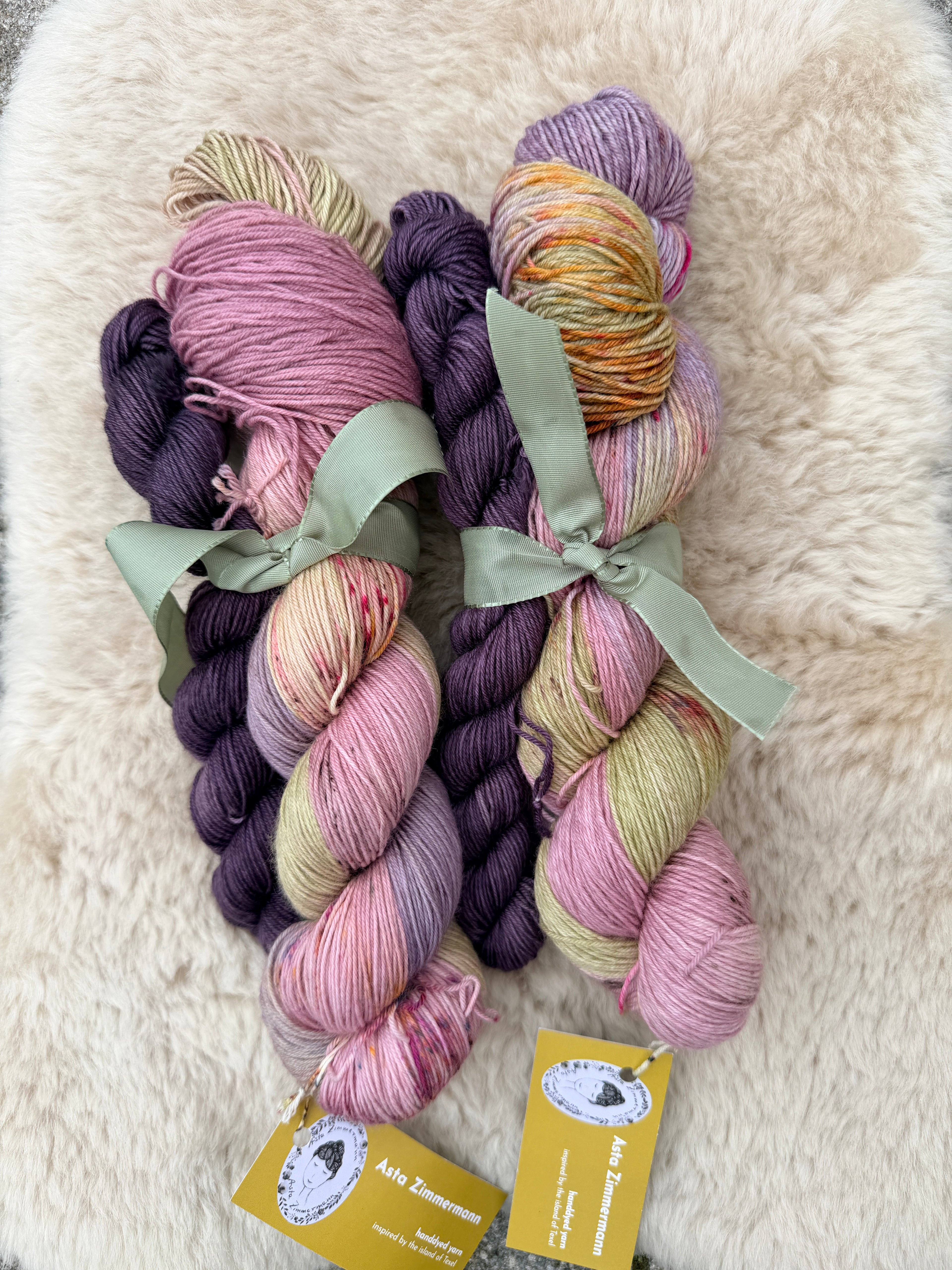 "licht • zoutig • hemelsbreed • vrij (met Purple-Mini)" SOCKSET 75% Merino 25% Nylon 425m/100g plus mini-streng