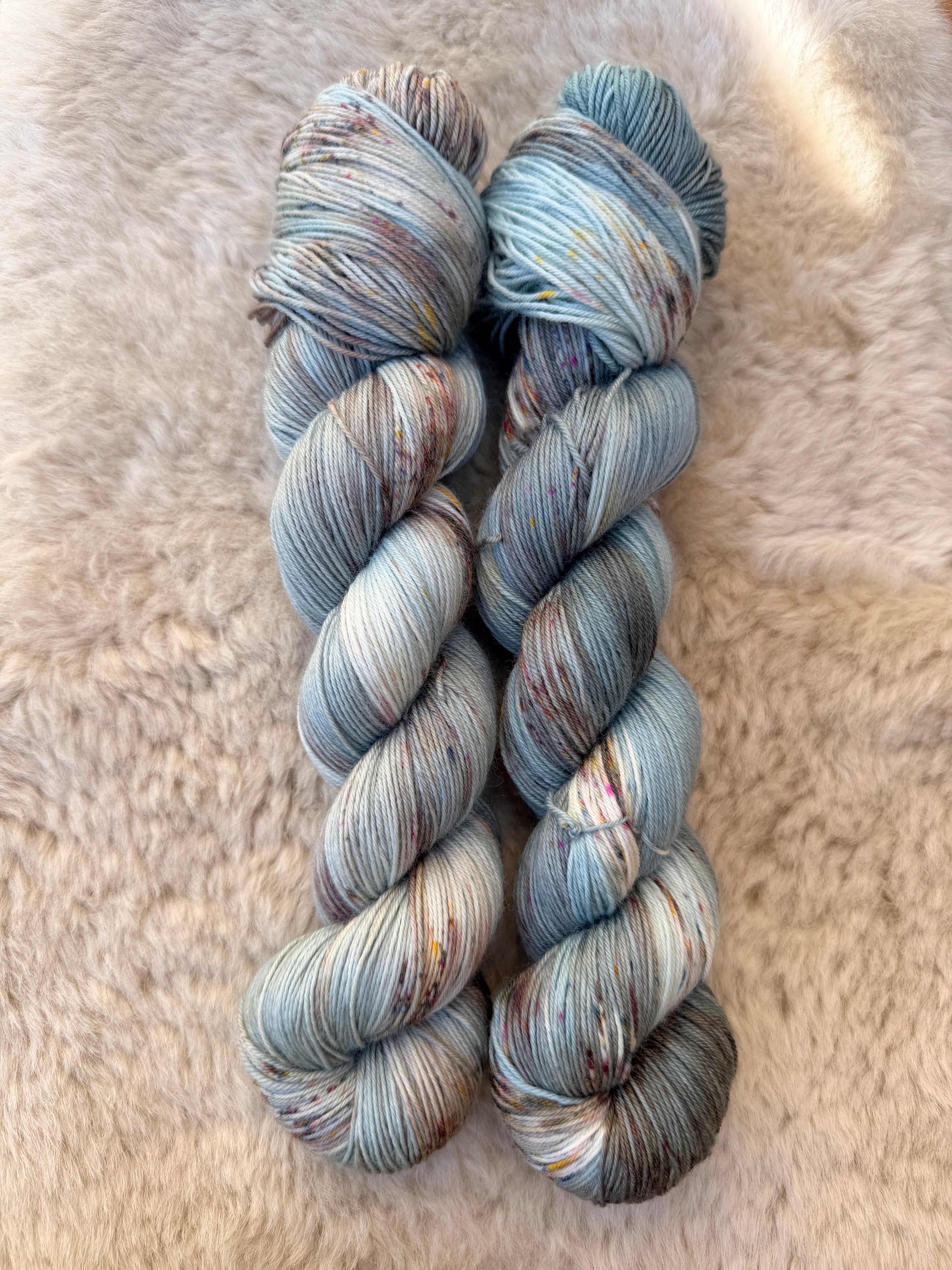 "Elf Kilometer westlich von Vernunft" MeerMerino  100% Merino 400m/100g