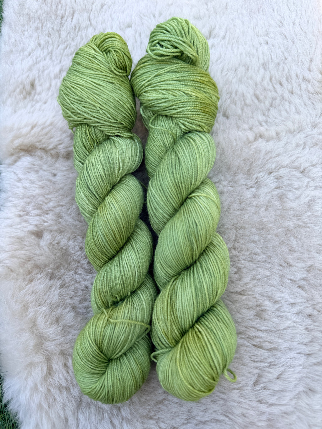"Grün mit Nordwest" MeerMerino  100% Merino 400m/100g