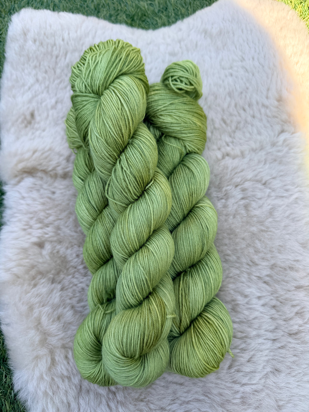 "Grün mit Nordwest" MeerMerino  100% Merino 400m/100g