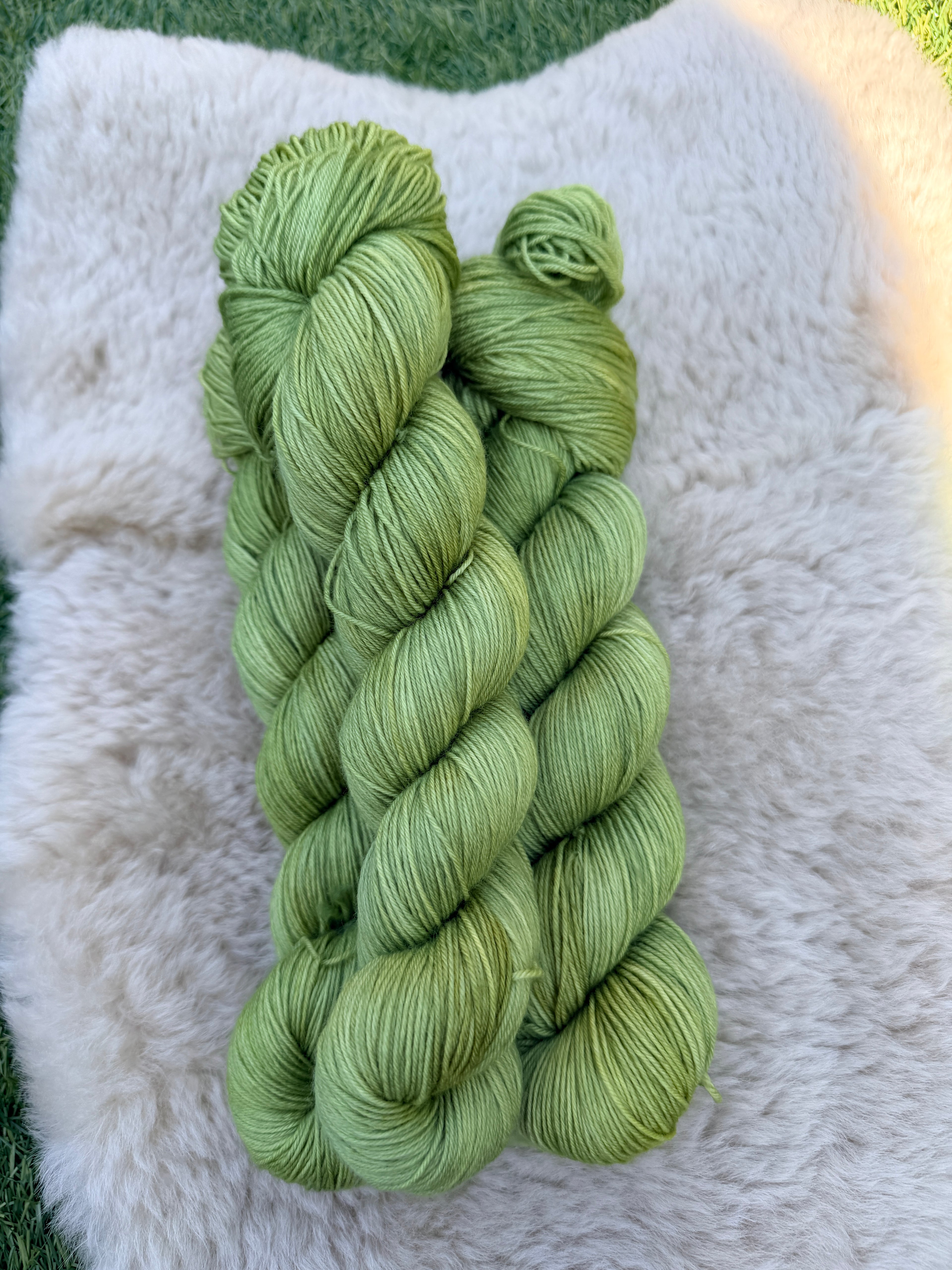 "Grün mit Nordwest" MeerMerino  100% Merino 400m/100g