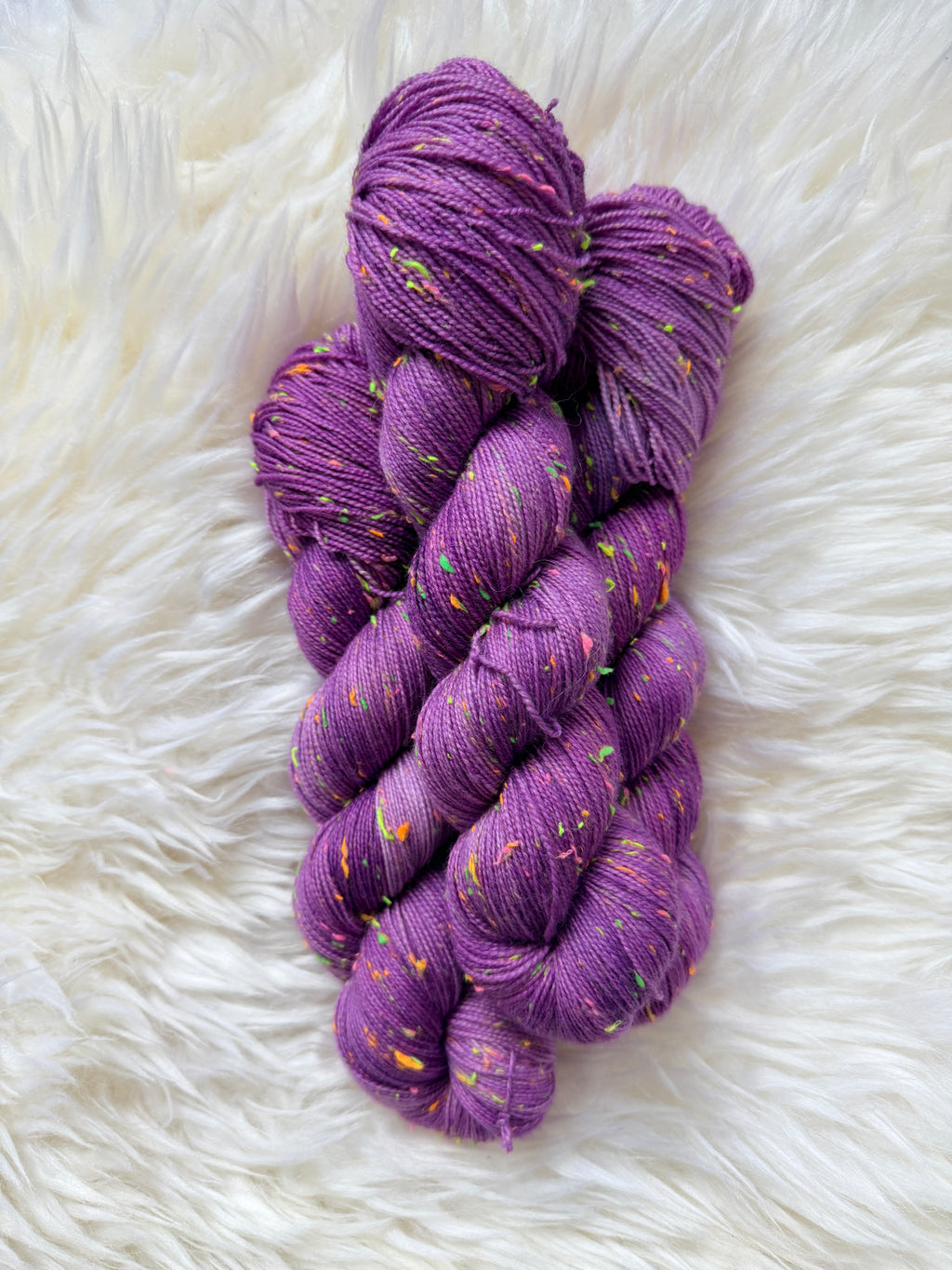 "Gustav hat eine kreative Krise" Gustavs Nüpsies 85 % Merino 15% Donegal Nep 400m/100g