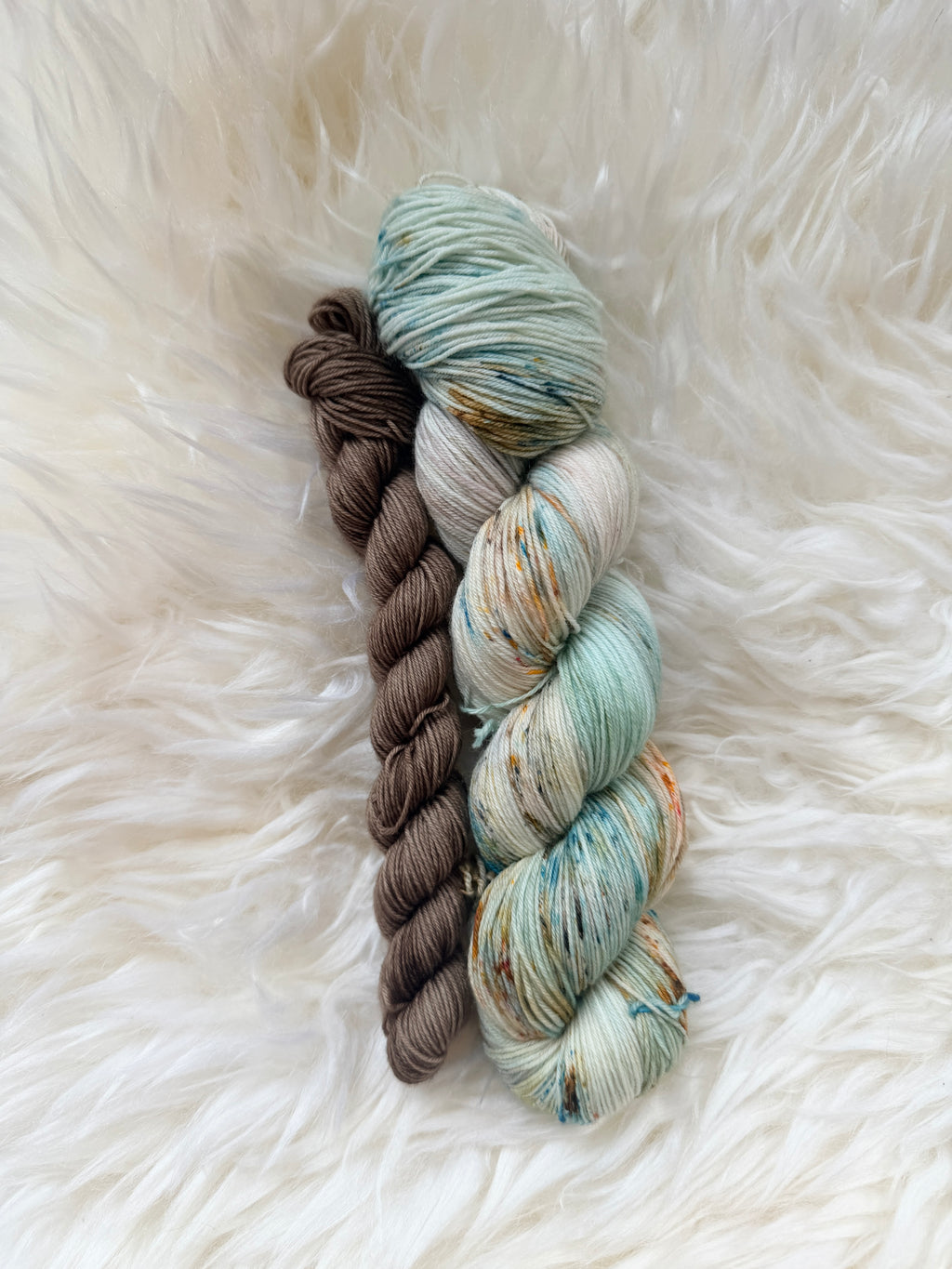 "Meer in den Gedanken" SOCKSET 75 % Merino 25% Nylon 425m/100g plus Mini-Strang