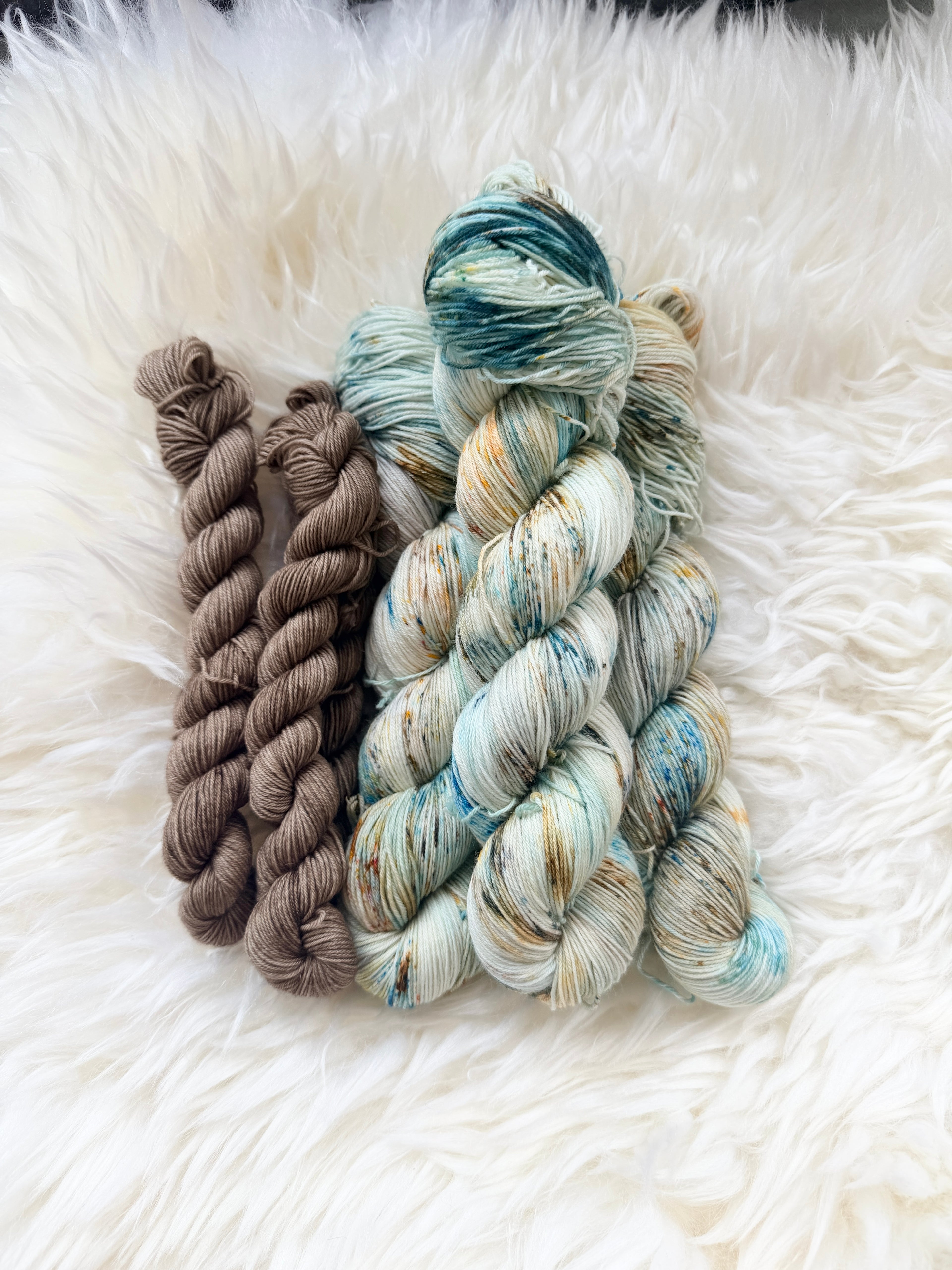 "Meer in den Gedanken" SOCKSET 75 % Merino 25% Nylon 425m/100g plus Mini-Strang