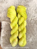 "Gustav klaut den Sonnenschein" Gustavs Nüpsies 85 % Merino 15% Donegal Nep 400m/100g